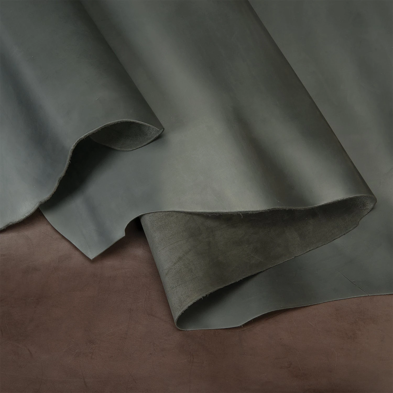 Pioneer Chrome Oil Tanned Top Grain Leather Side, 5-6 Oz