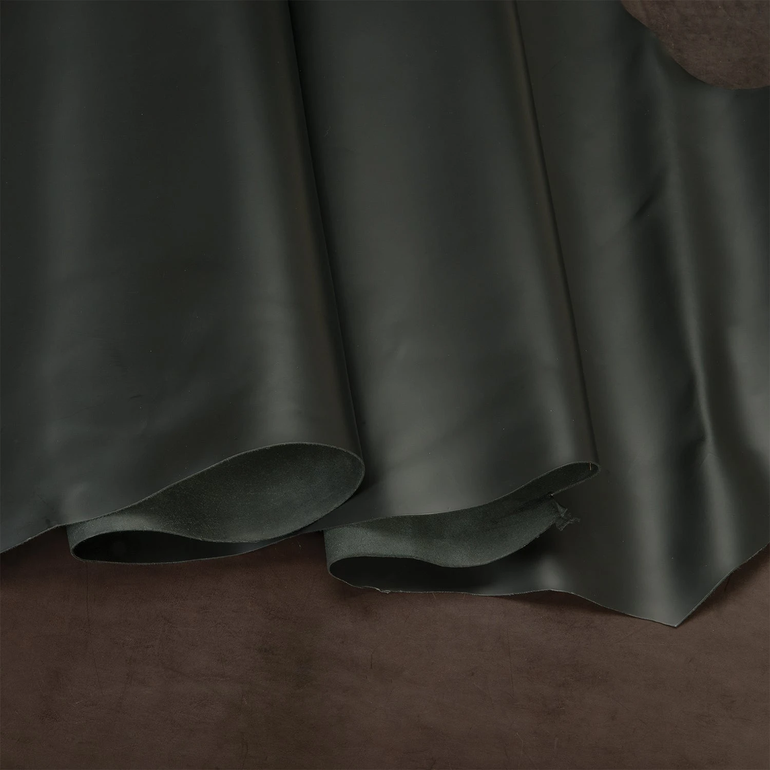 Veg Chrome Retanned Leather Sides, Black, 4-5 Oz.