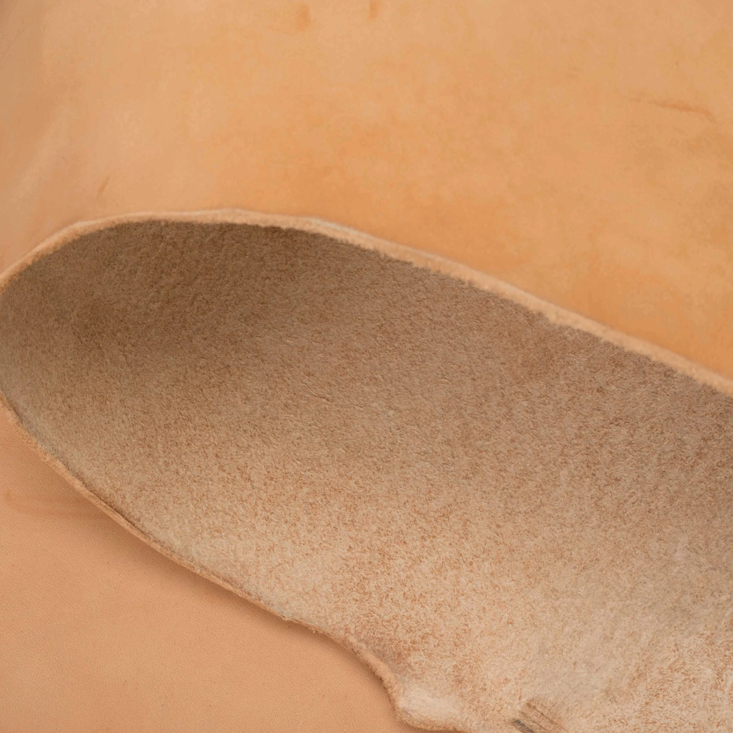 Hermann Oak® Veg-Tan Belly Natural, 9 To 10 Oz. - Image 2