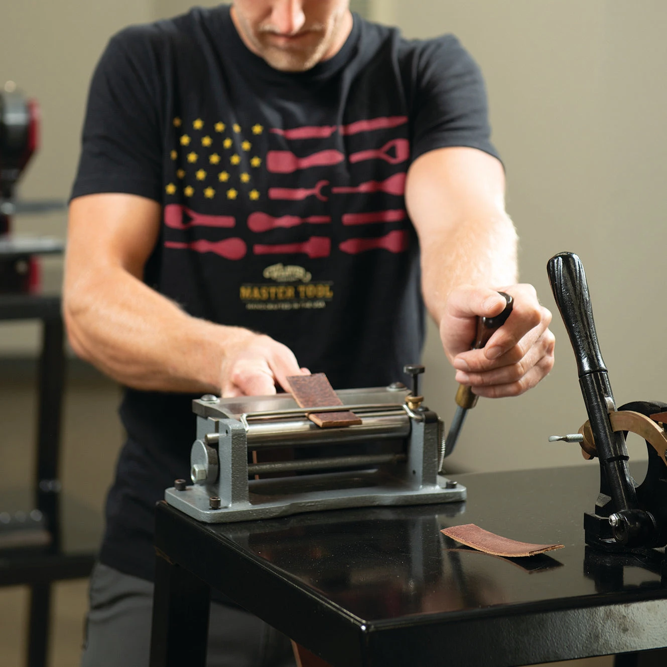 Economy Heritage® Leather Skiver - Image 4